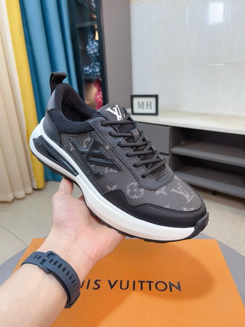 Men's shoes💰458🌸🌸【LV】Louis Vuitton🔍Top Purchasing Agency🇮🇹 Lu Street Fashion God's new sports shoes are coming and are on sale at the counter simultaneously. Original factory configuration, original cowhide fabric imported from Italy, high-quality embossed splicing complex process, sports fashionista, imported water-dyed sheepskin lining, sole: Wang Yuan factory specializes in original sole super comfortable, original factory follow-up goods 🔍🔍High quality, you can enter and leave the counter at will, welcome to compare and synchronize with the counter, code number 38-44, 45 customized
